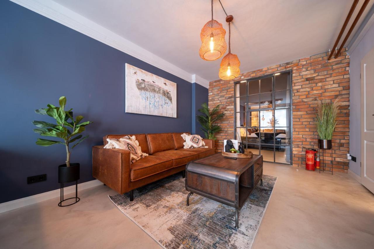 La Bodega - Designer Apartment An Der Alster Hamburg Bagian luar foto
