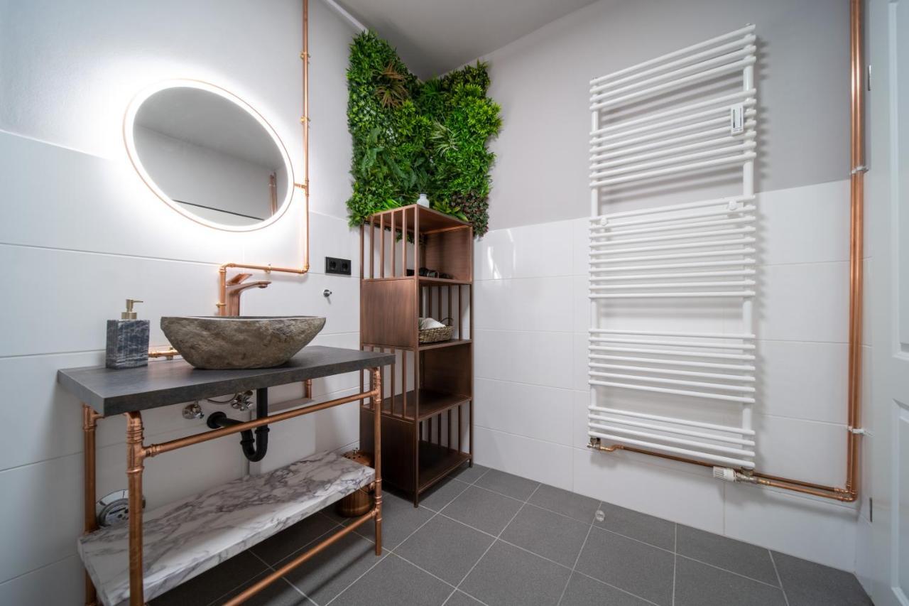 La Bodega - Designer Apartment An Der Alster Hamburg Bagian luar foto